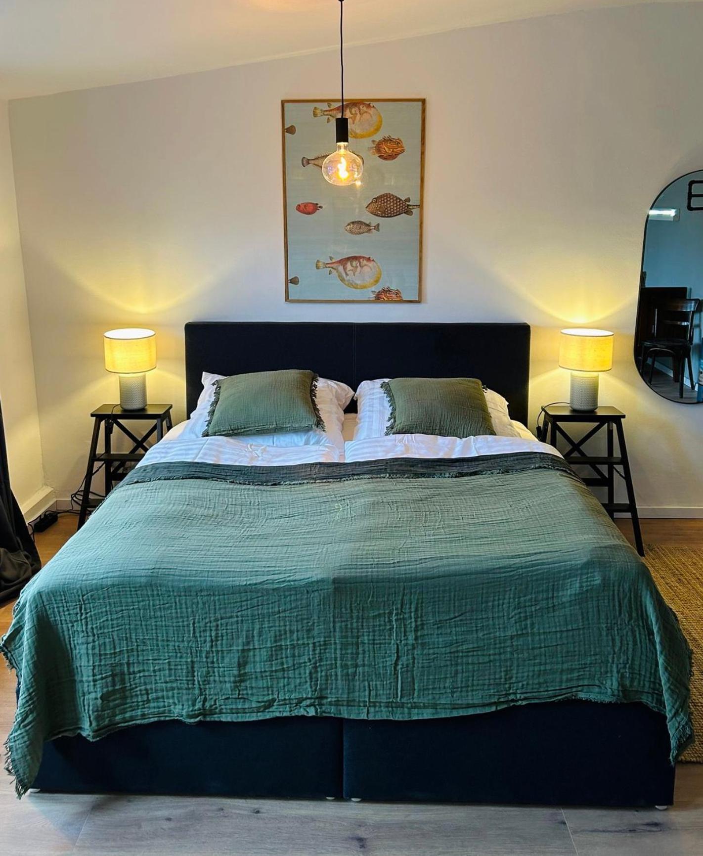 Feelslikehome - Urbane Altbauwohnung Mit Dachterasse& Parkplatz * Bochum